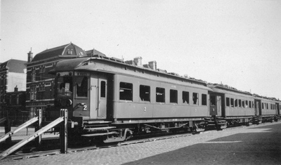 165434 Afbeelding van het rijtuig nr. B 9925 (serie B 9925 - 9933, ex-Z.H.E.S.M.) van de N.S. te Den Haag S.S.